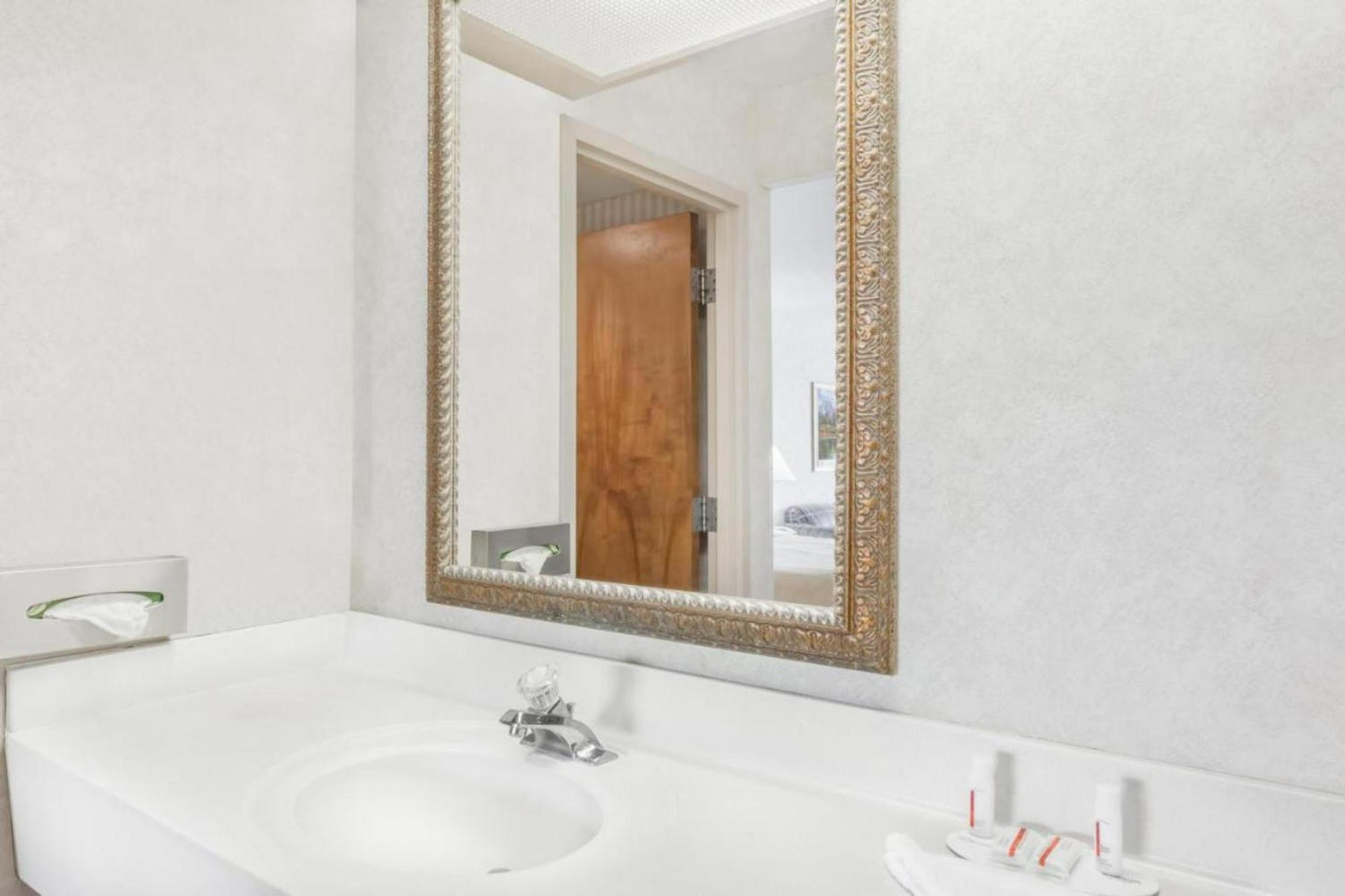 Relax Inn By Oyo Greeneville Near Hwy Us-321 Esterno foto